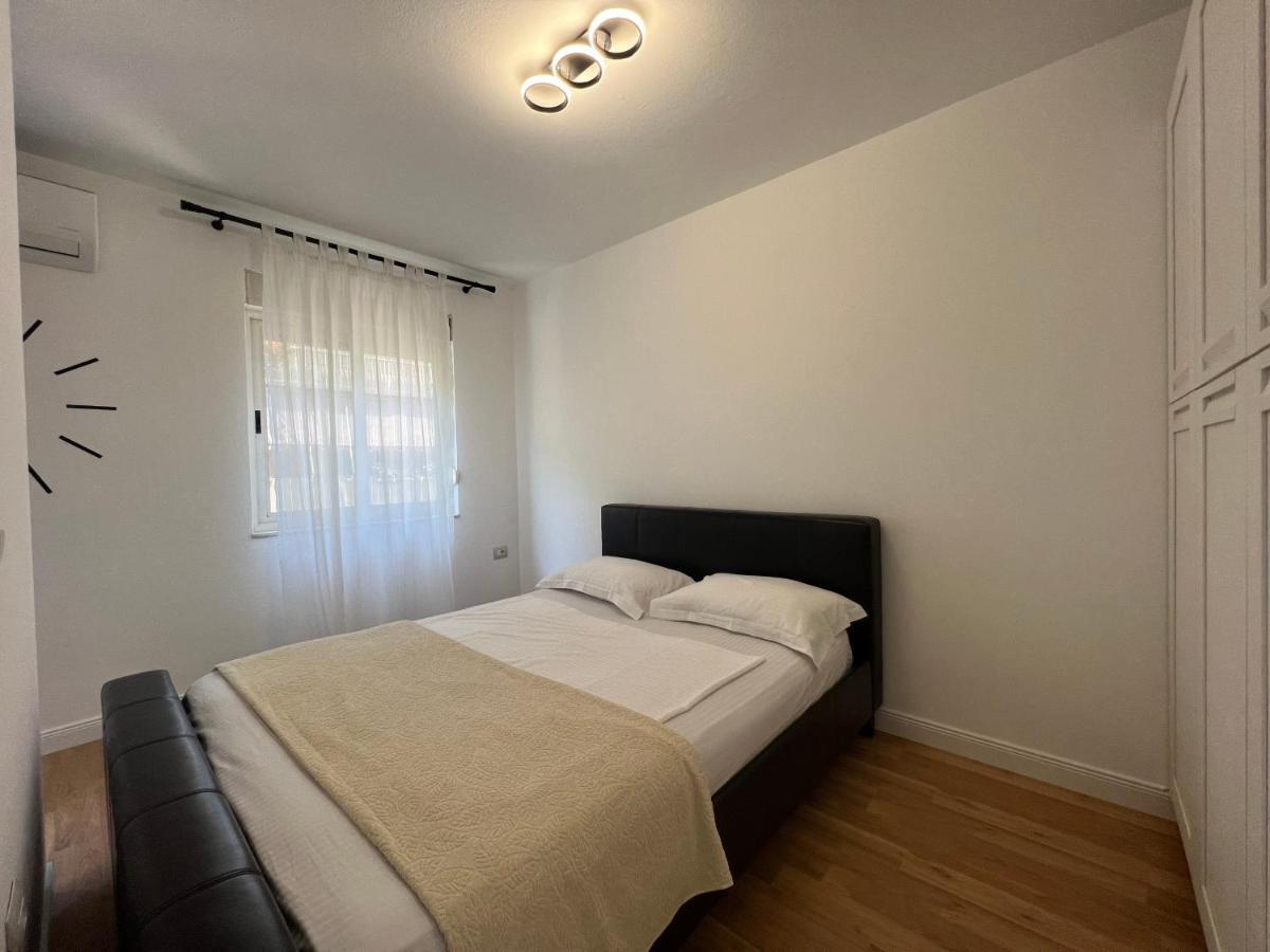 Lana Studio * Tirana