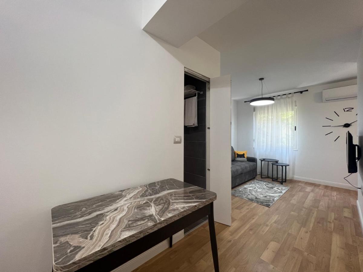 Apartment Lana Studio Tirana
